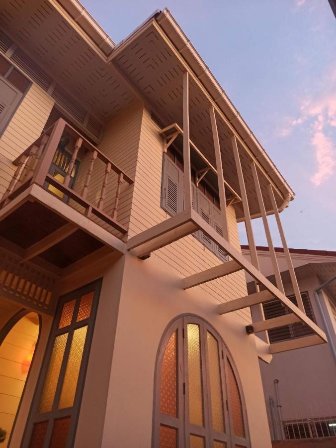Priya Boutique House Bed & Breakfast Bangkok Dış mekan fotoğraf